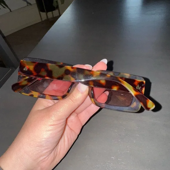 AIRE Parallax Square Sunglasses - Picture 2 of 5